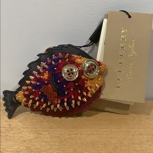 📍SOLD📍Burberry fish keychain NWT